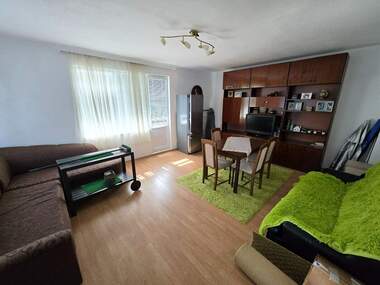 Verkauf - Etage von Haus in Lowez,  Targowishte