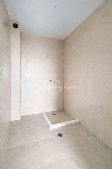 Продажба - Апартамент в Колхозен пазар,  Варна