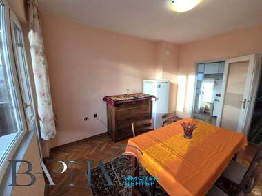 Închiriere - Apartament în Kolhozen pazar,  Varna