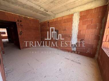Продажба - Апартамент в Остромила,  Пловдив