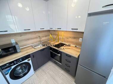 Închiriere - Apartament în Slaveîkov,  Burgas