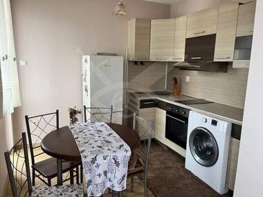 For rent - Apartment in Kolhozen pazar,  Varna