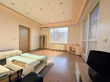 Продажа - Квартира в Колхозен пазар,  Варна