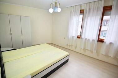 Închiriere - Apartament în Lazur,  Burgas