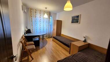 Închiriere - Apartament în Văzrajdane,  Burgas