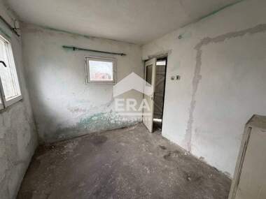 Продажа - Этаж дома в Република,  Хасково