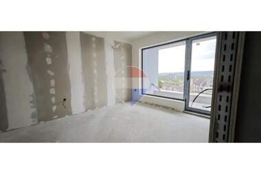 Vânzare - Apartament în Mladost 1,  Varna