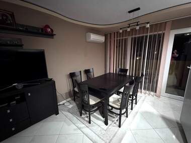 Vânzare - Apartament în Sredeț,  Burgas