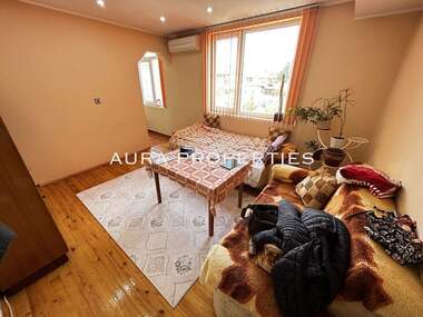 For sale - Floor of a house in Orel,  Razgrad