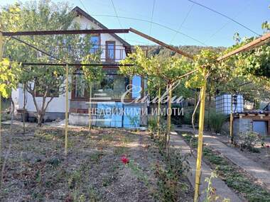 For sale - House in Pod manastira,  Shumen