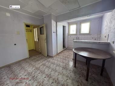 Verkauf - Etage von Haus in Zentar,  Wraza