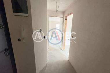 Vânzare - Apartament în Avtogara,  Varna
