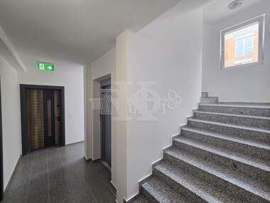 Verkauf - Wohnung in Wazrajdane 3,  Warna