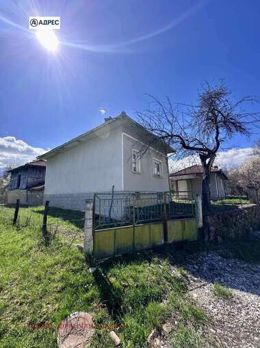 Vânzare - Casă în Aprilți,  Lovece