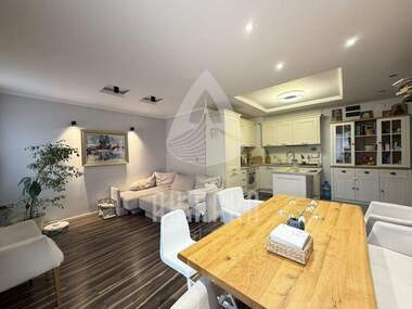 Verkauf - Wohnung in Üjen,  Plowdiw