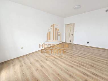 For sale - Apartment in Vazrajdane 2,  Varna