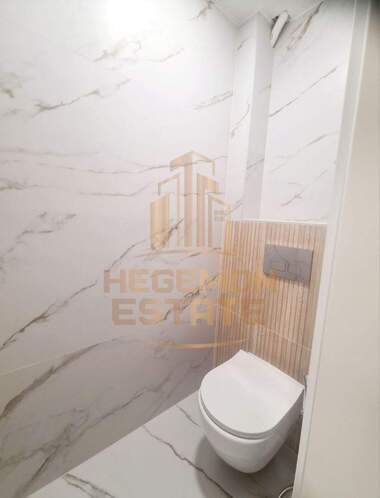 Vânzare - Apartament în Konfuto,  Varna