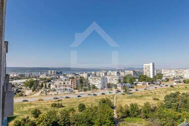 Vânzare - Apartament în Văzrajdane 3,  Varna