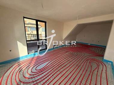 Vânzare - Apartament în Țentăr,  Kărdjali