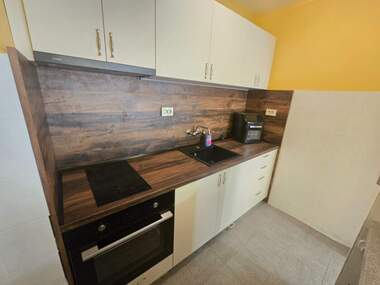 Închiriere - Apartament în Lazur,  Burgas