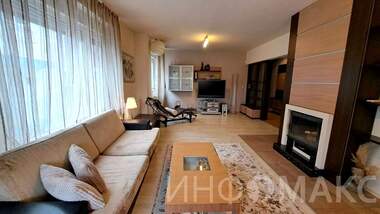 Închiriere - Apartament în Lazur,  Burgas