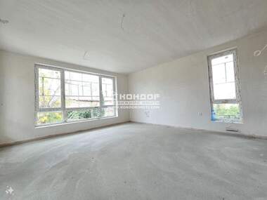 Vânzare - Apartament în Kărșiaka,  Plovdiv