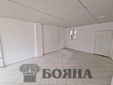 Ενοίκιο - Κατάστημα/Γραφείο/Αποθήκη/Κομμωτήριο σε Център,  Русе
