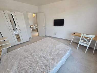 Închiriere - Apartament în Mladejki hălm,  Plovdiv