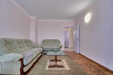 Închiriere - Apartament în Vladislavovo,  Varna