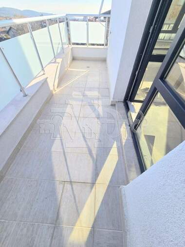 Vânzare - Apartament în Vinița,  Varna