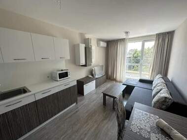 Închiriere - Apartament în Mladejki hălm,  Plovdiv
