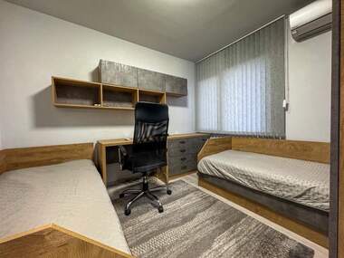 Închiriere - Apartament în Izgrev,  Burgas