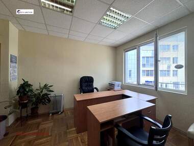 Miete - Büro in Zentar,  Wraza