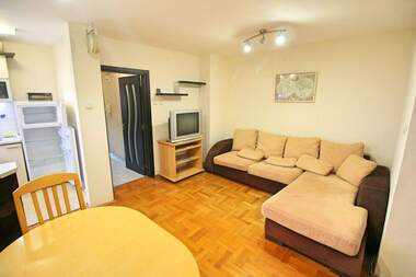 Închiriere - Apartament în Țentăr,  Burgas