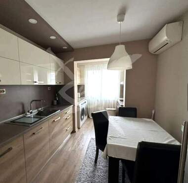 Închiriere - Apartament în Karlovo,  Plovdiv