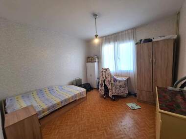 Vânzare - Apartament în Liuben Karavelov,  Haskovo