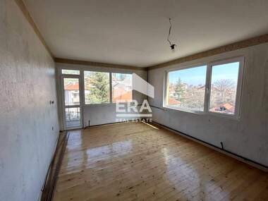 Vânzare - Etaj din casă în Hisaria,  Haskovo