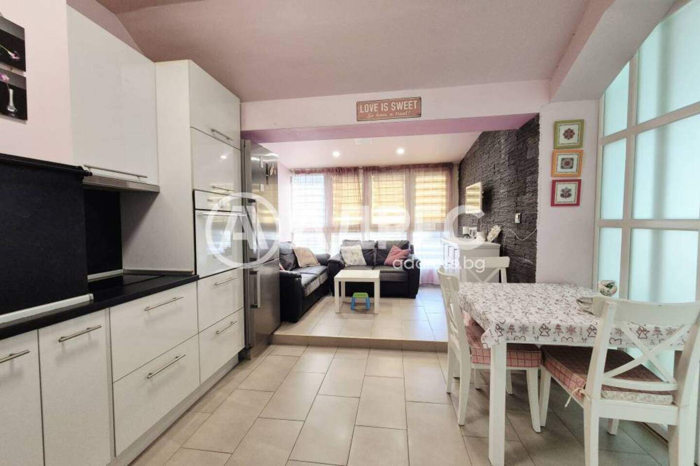 Cu patru camere Apartament în Văzrajdane 1, Varna – fotografia 2