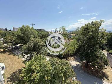 For sale - Apartment in Kiuchuk Parij,  Plovdiv