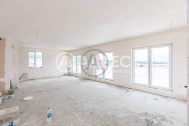 Vânzare - Apartament în Vinița,  Varna