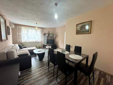 Verkauf - Wohnung in Karnobat,  Burgas