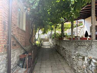 For sale - House in Brejani,  Blagoevgrad