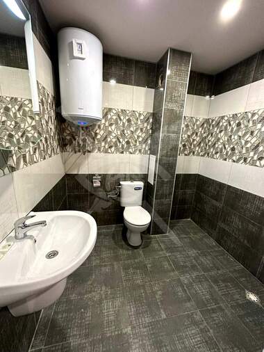 Închiriere - Apartament în Kolhozen pazar,  Varna