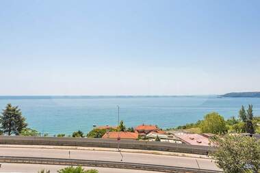 Închiriere - Apartament în Briz,  Varna