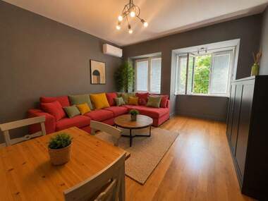 Kira - Apartman olarak Oborishte,  Sofia