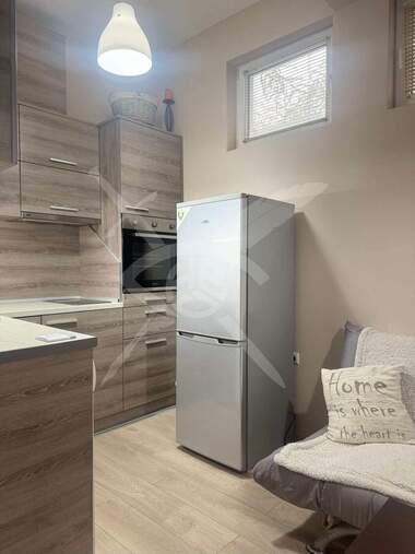 Închiriere - Apartament în Levski,  Varna
