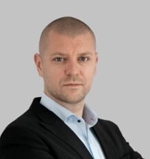 Александър Николов