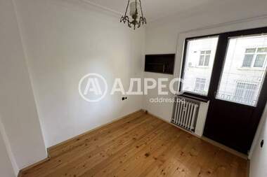Închiriere - Apartament în Center,  Sofia