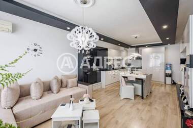 Продажба - Апартамент в Свети Константин и Елена,  Варна