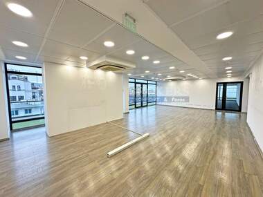 Kira - Ofis olarak Obshtinata,  Varna